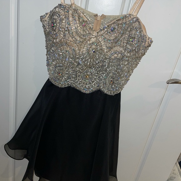 Pretty Homecoming Dress! - Picture 1 of 5